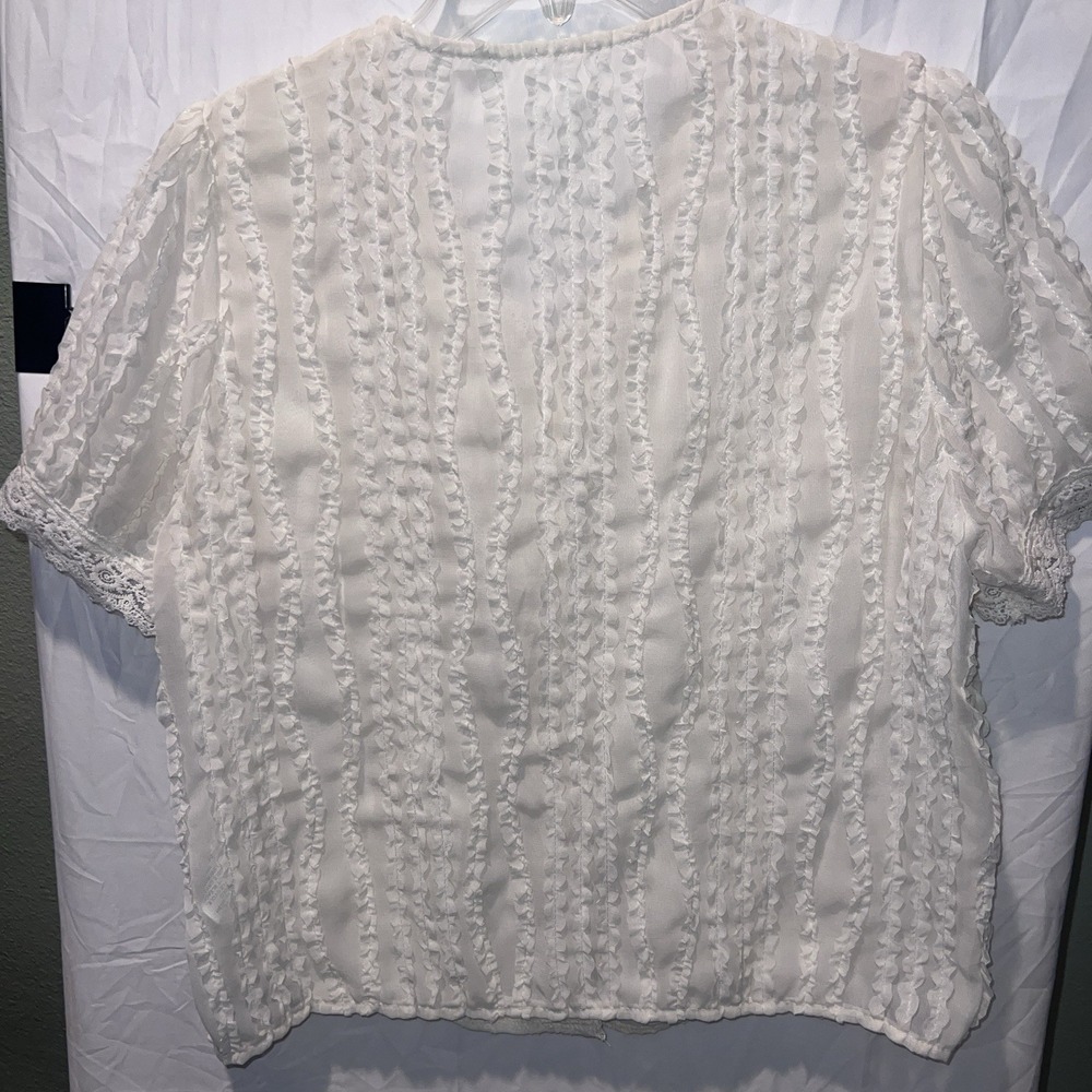 Cottagecore Boho Ivory Crinkle Ruched Lace V-Neck Short Puff Sleeve Top Size M - Picture 6 of 13